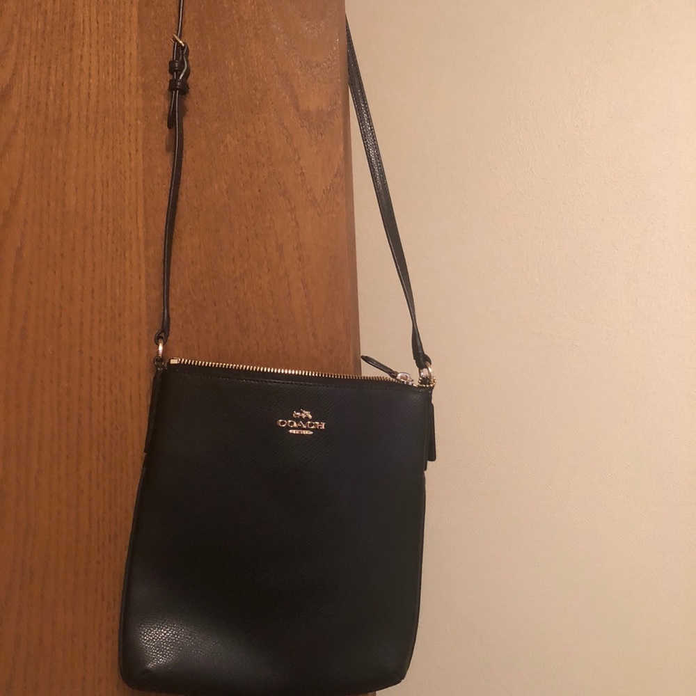 Coach crossbody in black